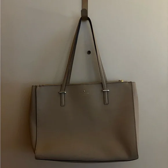 Kate Spade purse. This is a purse that can be rehabbed. - Picture 1 of 16